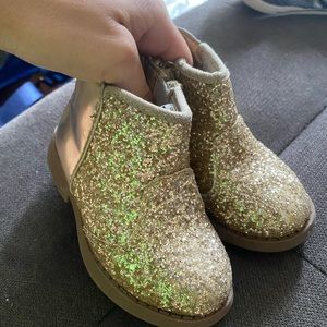 Osh kosh bgosh glitter booties